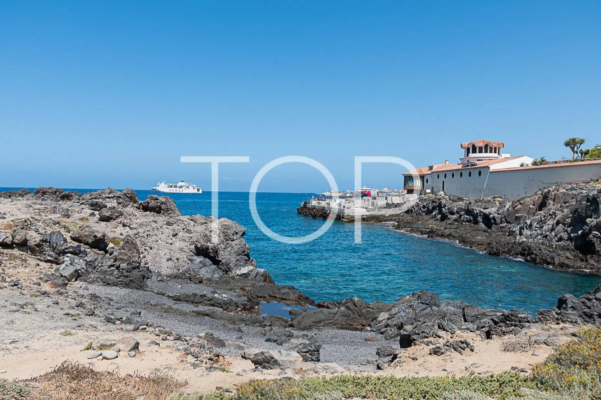 Amplio apartamento con varias terrazas y vistas al mar en Los Cristianos