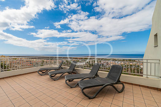 Excepcional apartamento de 2 dormitorios con amplias terrazas con vistas a Palm-Mar y a la costa