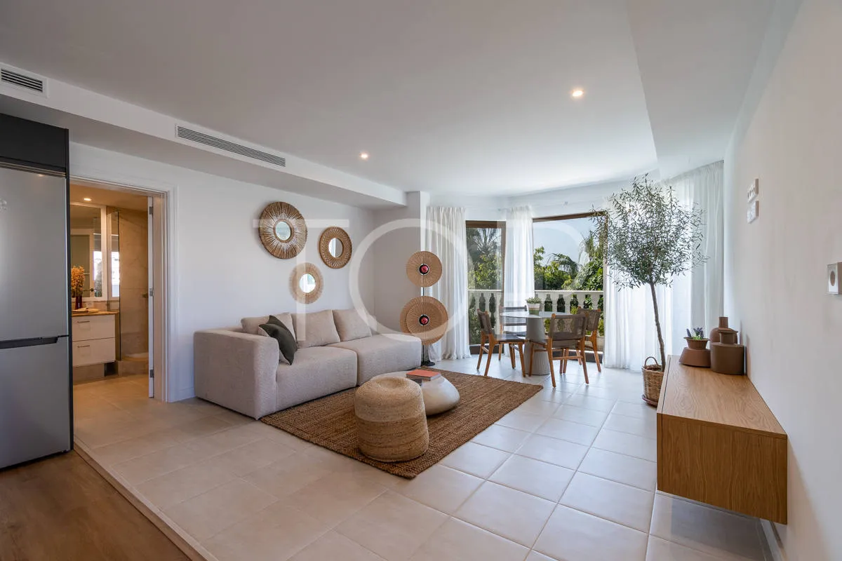 Exclusivo ático dúplex de dos dormitorios con azotea privada y vistas en el corazón de Los Cristianos