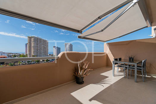 Two-bedroom penthouse, sea views and parking