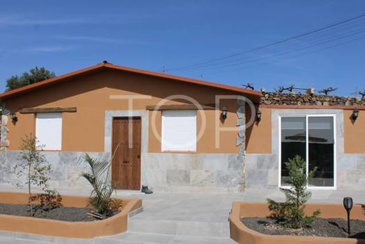 Rustikales Landhaus mit Grundstück ideal für Pferde in San Miguel
