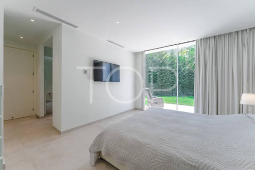 Three bedroom luxury villa in Casas de Lagos