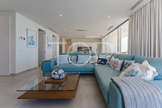 Three bedroom luxury villa in Casas del Lago