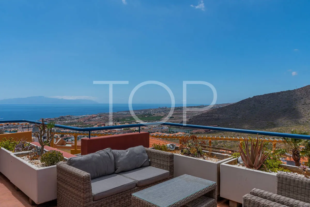 Schöne Wohnung mit großer Terrasse und Meerblick zum Verkauf in der prestigeträchtigen Gegend von Costa Adeje