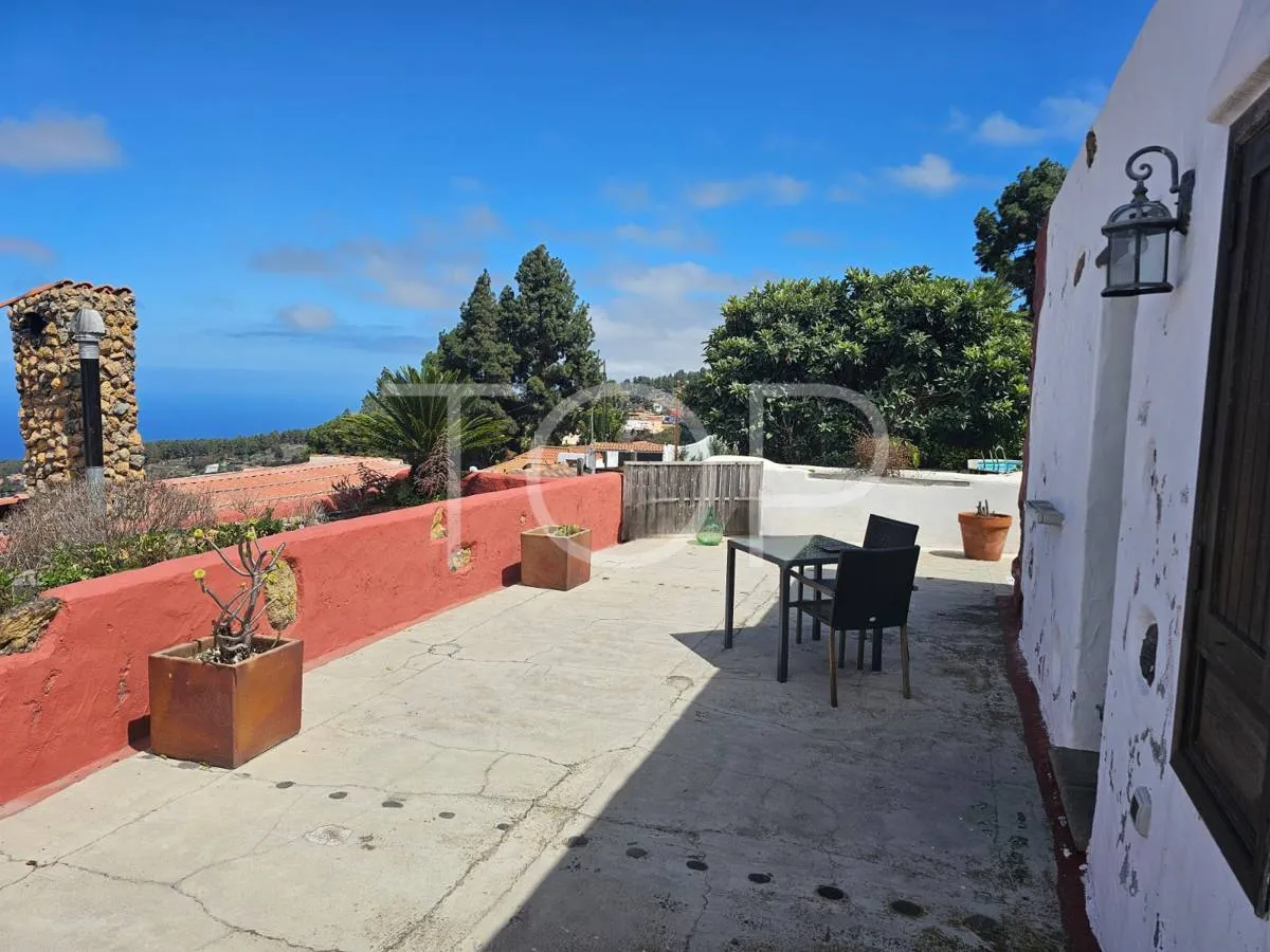 Charming property with multiple homes in a natural setting – Icod de Los Vinos