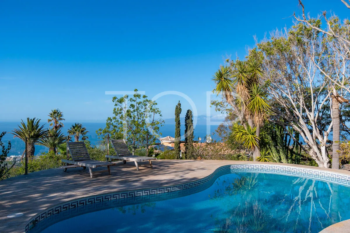 Encantadora casa de campo en Los Menores con fantásticas vistas al mar