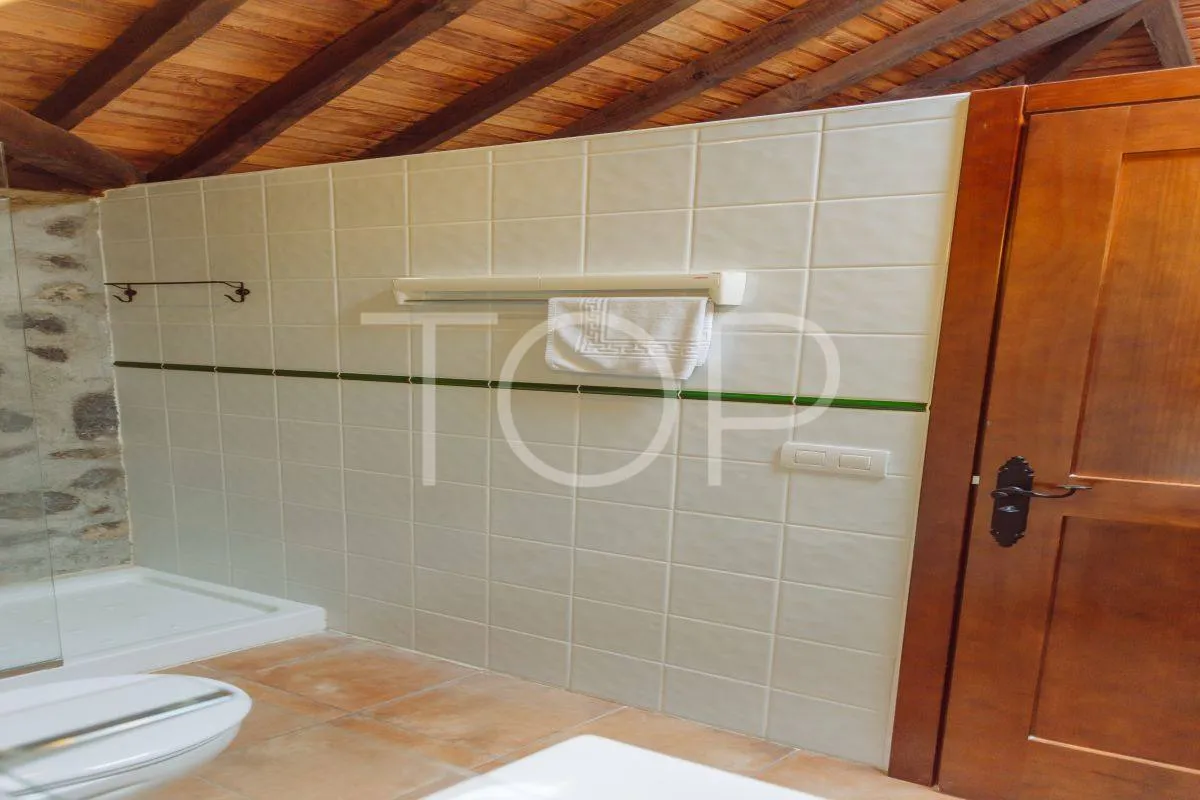 Preciosa Casa Rural con encantador patio interior a la venta en el acogedor municipio de Arona