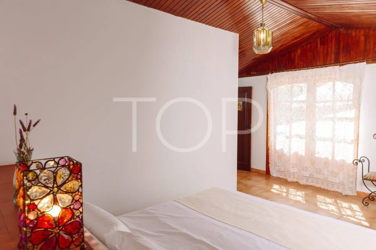 Preciosa Casa Rural con encantador patio interior a la venta en el acogedor municipio de Arona