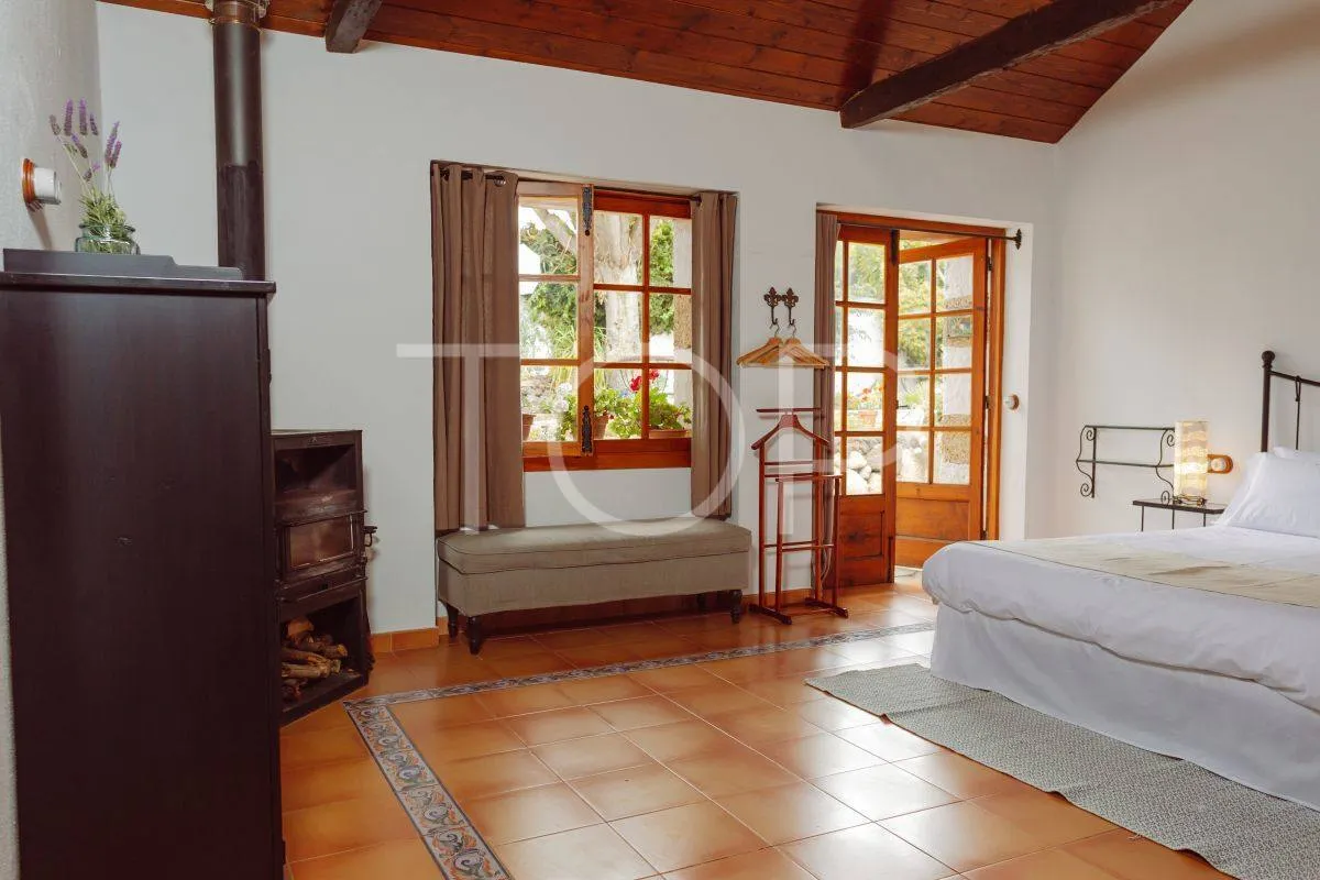 Preciosa Casa Rural con encantador patio interior a la venta en el acogedor municipio de Arona