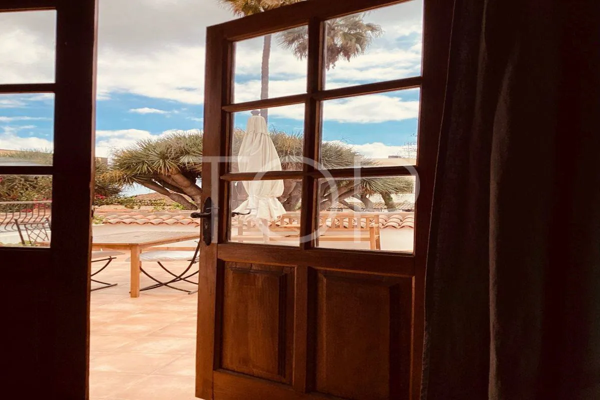 Preciosa Casa Rural con encantador patio interior a la venta en el acogedor municipio de Arona