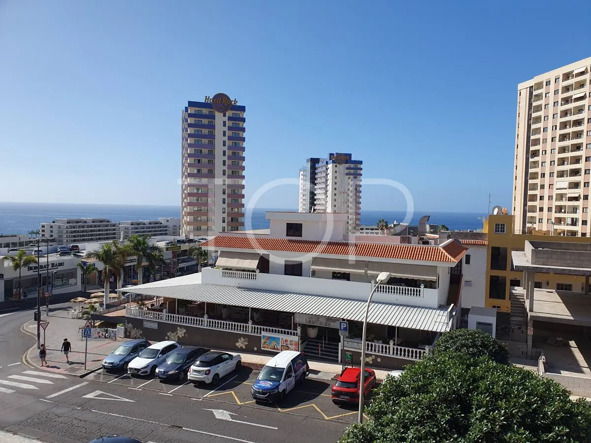 Moderne Eckwohnung mit zwei Schlafzimmern in Playa Paraiso, Adeje