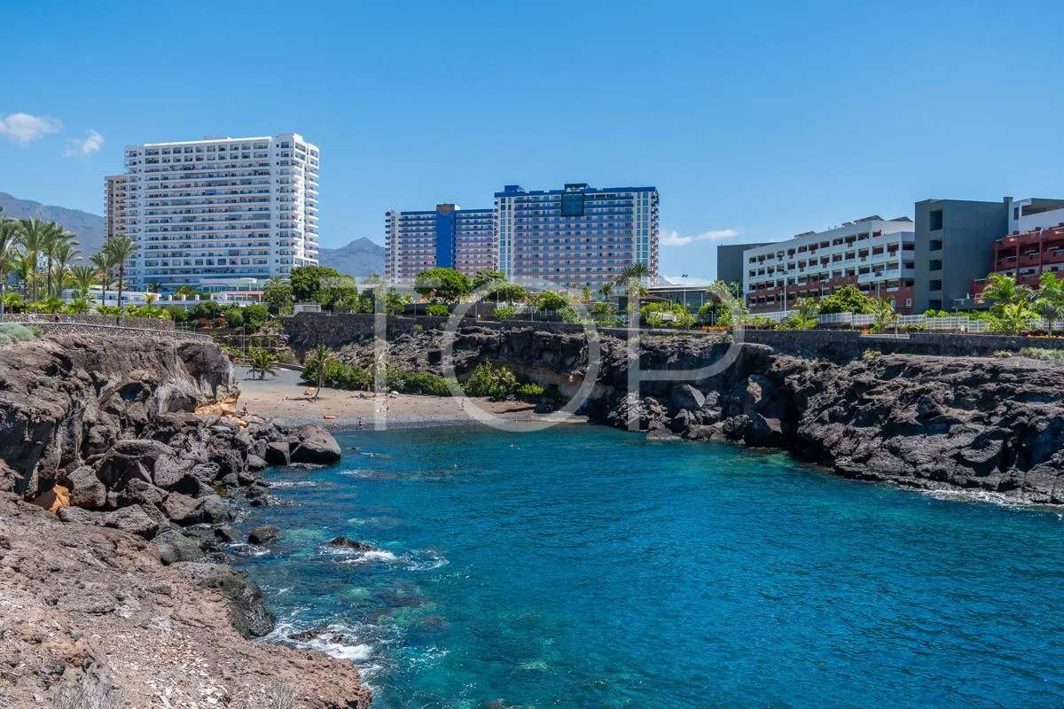 Moderne Eckwohnung mit zwei Schlafzimmern in Playa Paraiso, Adeje