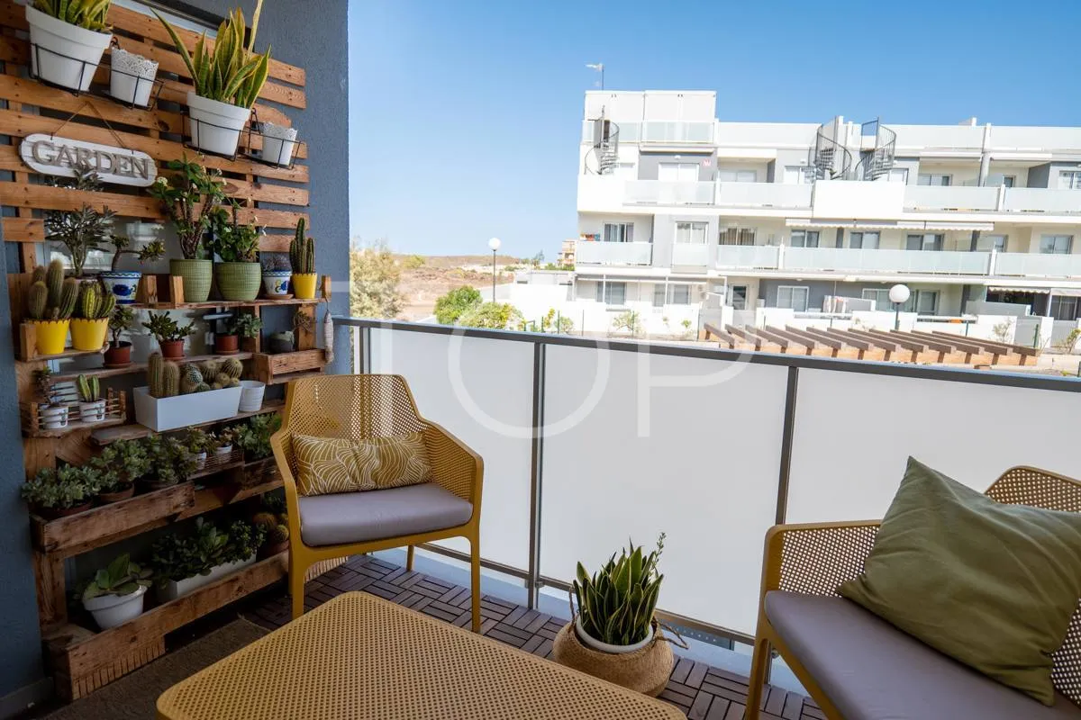 Amplio apartamento con tres dormitorios e increíble vista al mar en La Tejita - El Medano