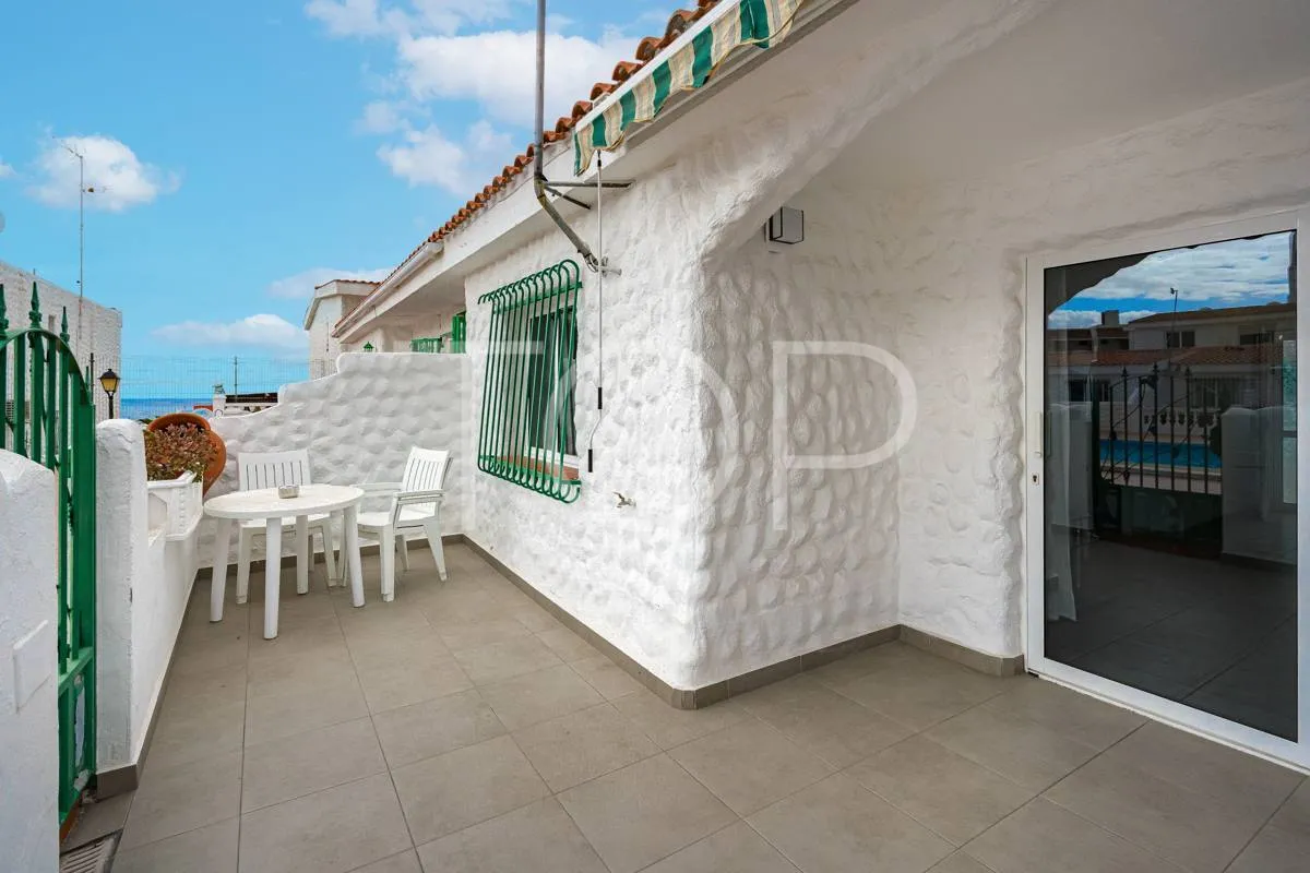 Lovely two-bedroom bungalow in Costa Adeje - Walking distance to the beach and Puerto Colón