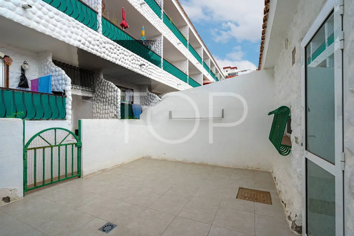 Schöner Bungalow mit zwei Schlafzimmern in Costa Adeje - nur wenige Gehminuten zum Strand und Puerto Colón