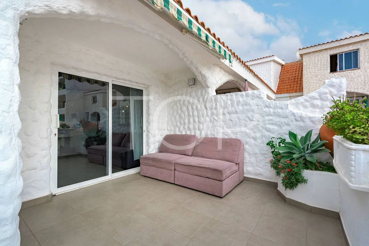 Schöner Bungalow mit zwei Schlafzimmern in Costa Adeje - nur wenige Gehminuten zum Strand und Puerto Colón