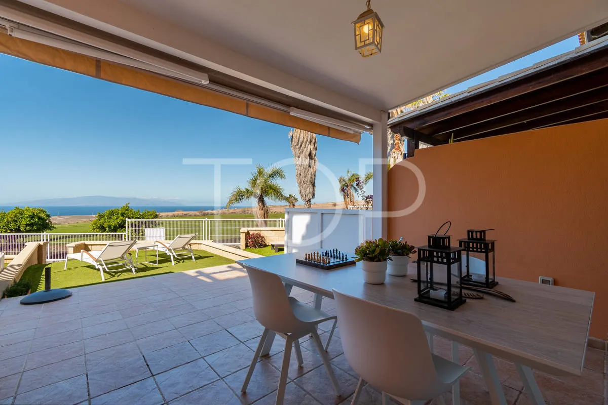 Semi-detached house with fantastic views right on the Costa Adeje golf course