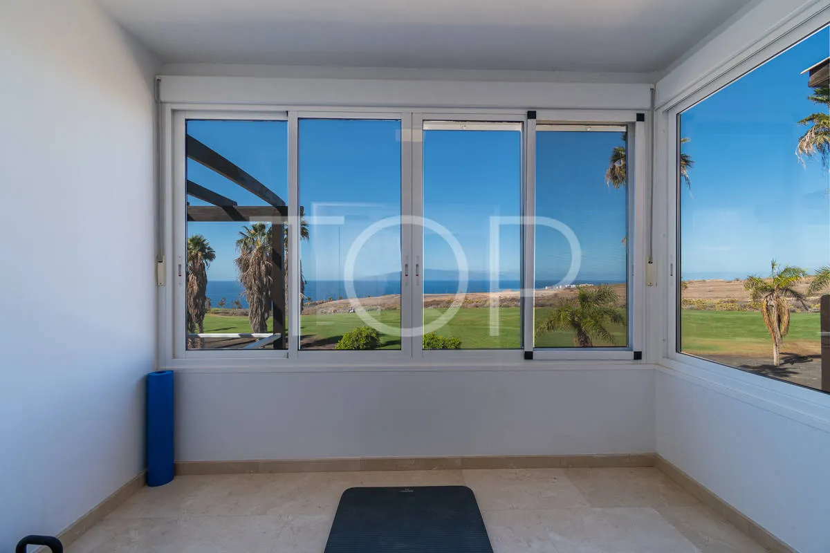 Semi-detached house with fantastic views right on the Costa Adeje golf course