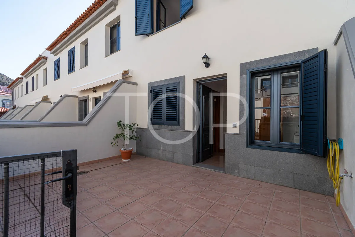 Agradable casa adosada con terrazas en la zona tranquila de El Madroñal, Costa Adeje