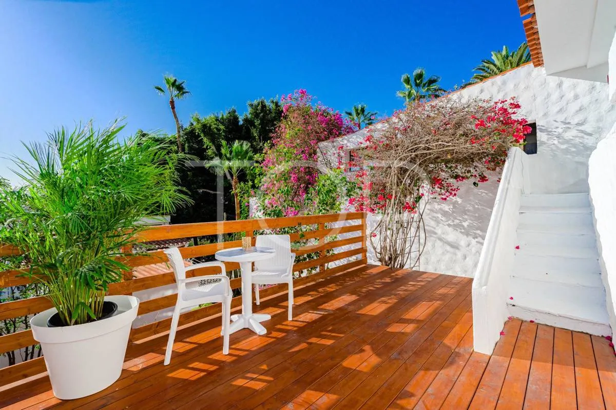 Vollständig renoviertes Haus in Chayofa mit privatem Garten, Terrassen und Meerblick