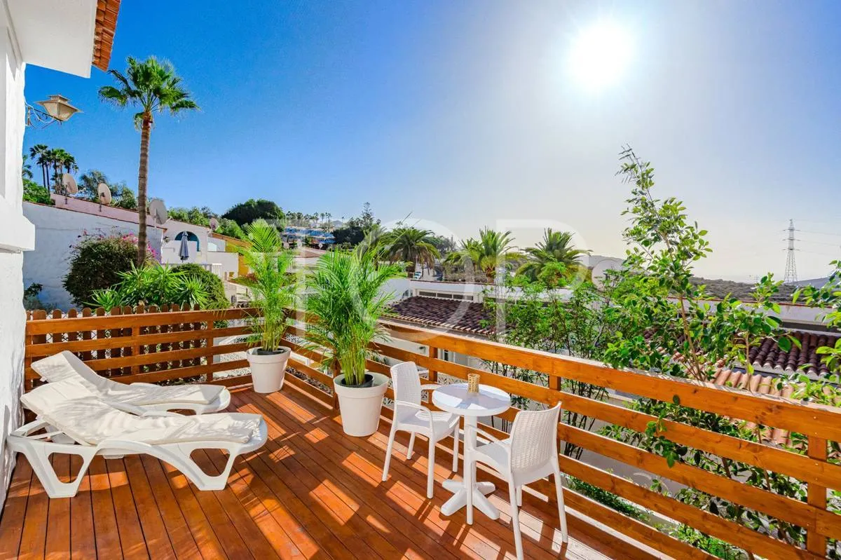 Vollständig renoviertes Haus in Chayofa mit privatem Garten, Terrassen und Meerblick