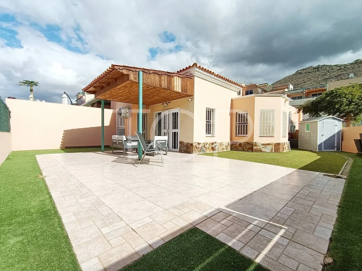 Einzigartiger Eckbungalow mit großem Garten in ruhiger Anlage in El Madroñal - Costa Adeje