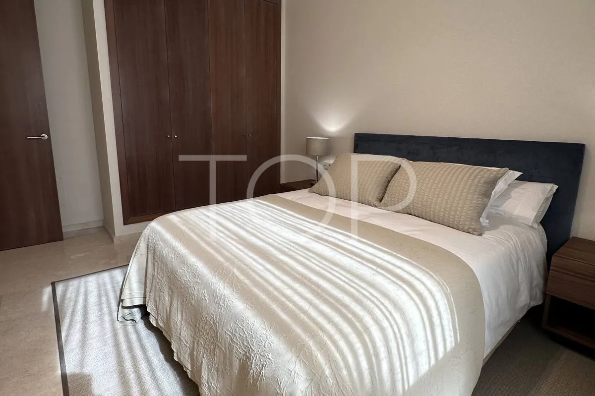 Exclusiva Villa de Lujo Frente al Mar en el Corazón de Playa de Las Américas