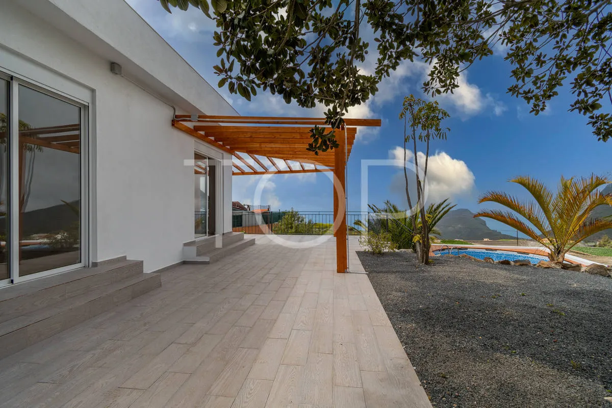 Un oasis de paz entre montañas y mar: Casa exclusiva en Ifonche, sur de Tenerife