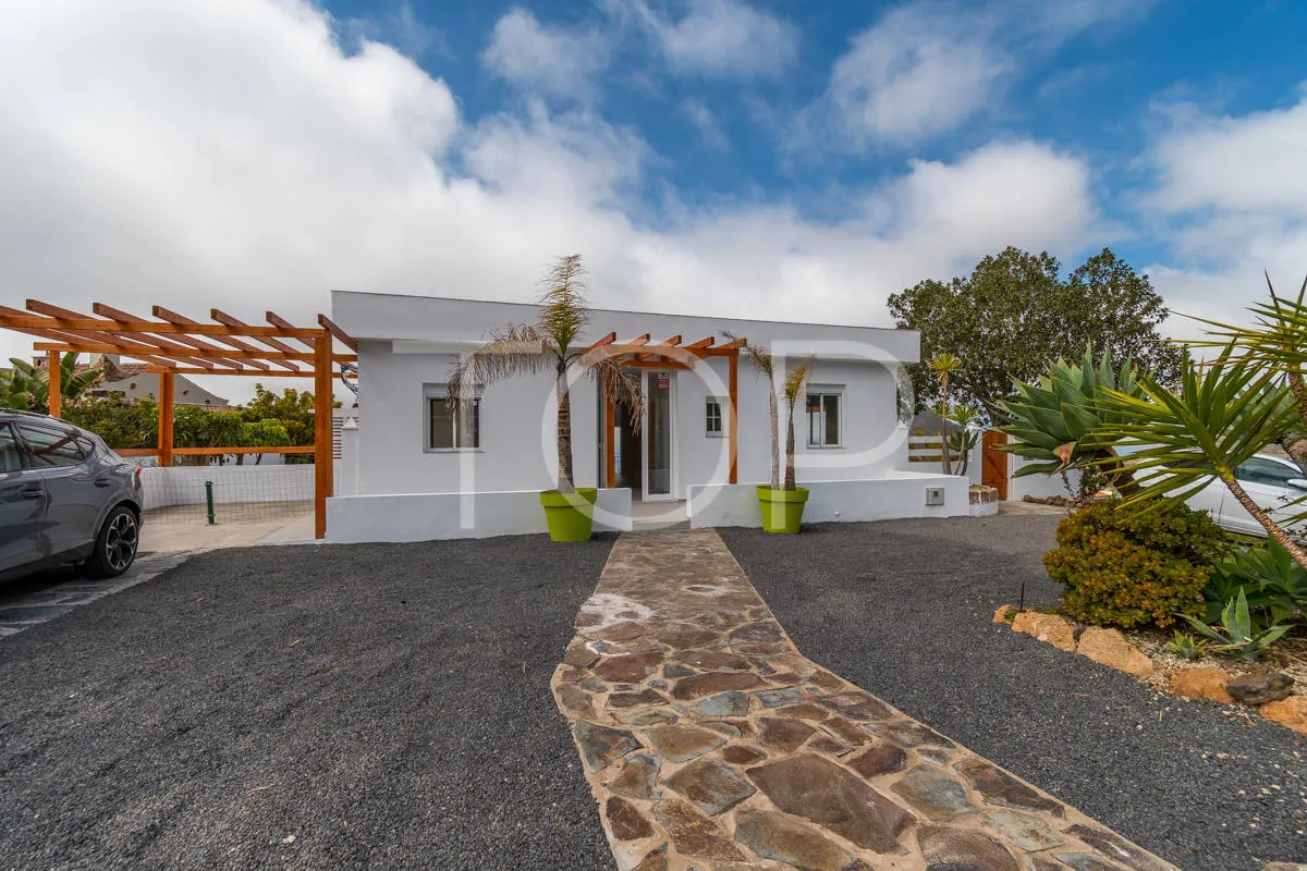 Un oasis de paz entre montañas y mar: Casa exclusiva en Ifonche, sur de Tenerife