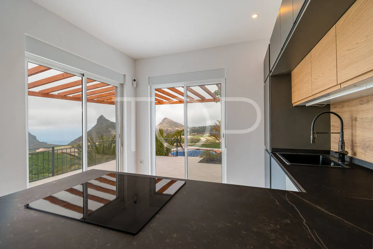 Un oasis de paz entre montañas y mar: Casa exclusiva en Ifonche, sur de Tenerife