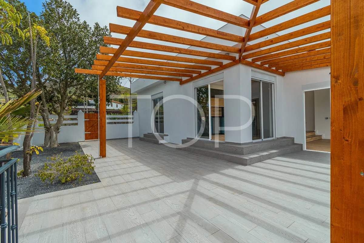Un oasis de paz entre montañas y mar: Casa exclusiva en Ifonche, sur de Tenerife