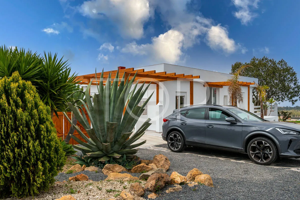 Un oasis de paz entre montañas y mar: Casa exclusiva en Ifonche, sur de Tenerife