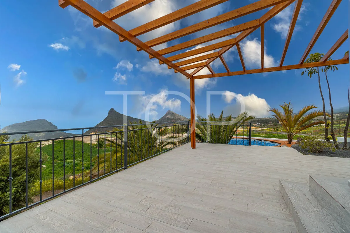 Un oasis de paz entre montañas y mar: Casa exclusiva en Ifonche, sur de Tenerife