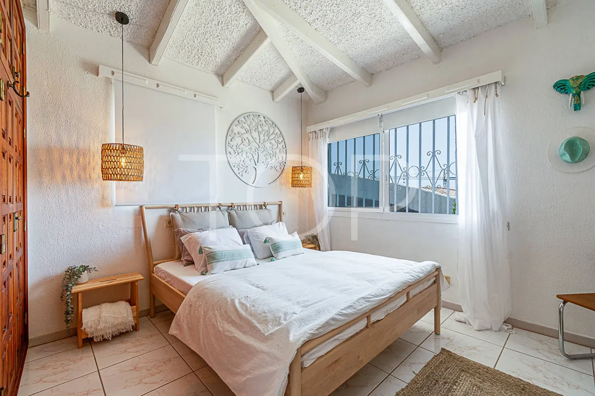 Encantador bungalow en Madroñal con increíbles vistas al mar