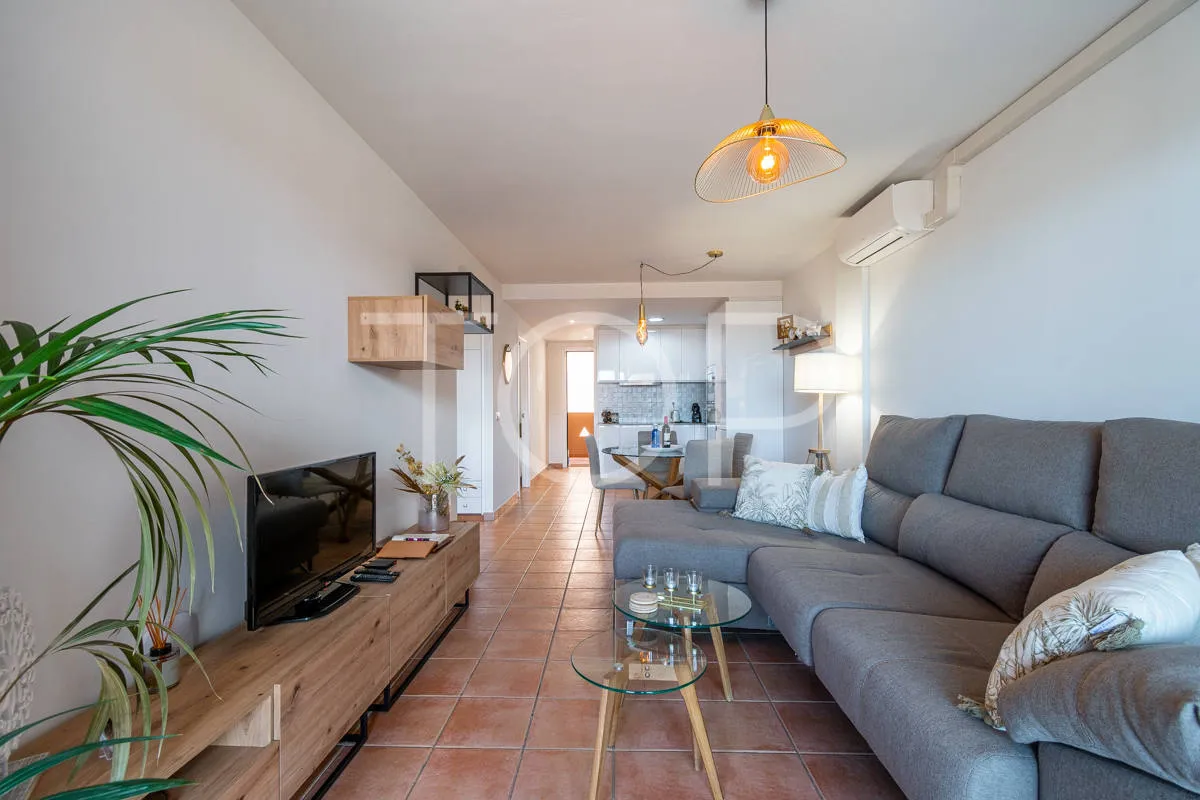Apartamento de dos dormitorios renovado con vistas al mar en Playa Paraíso