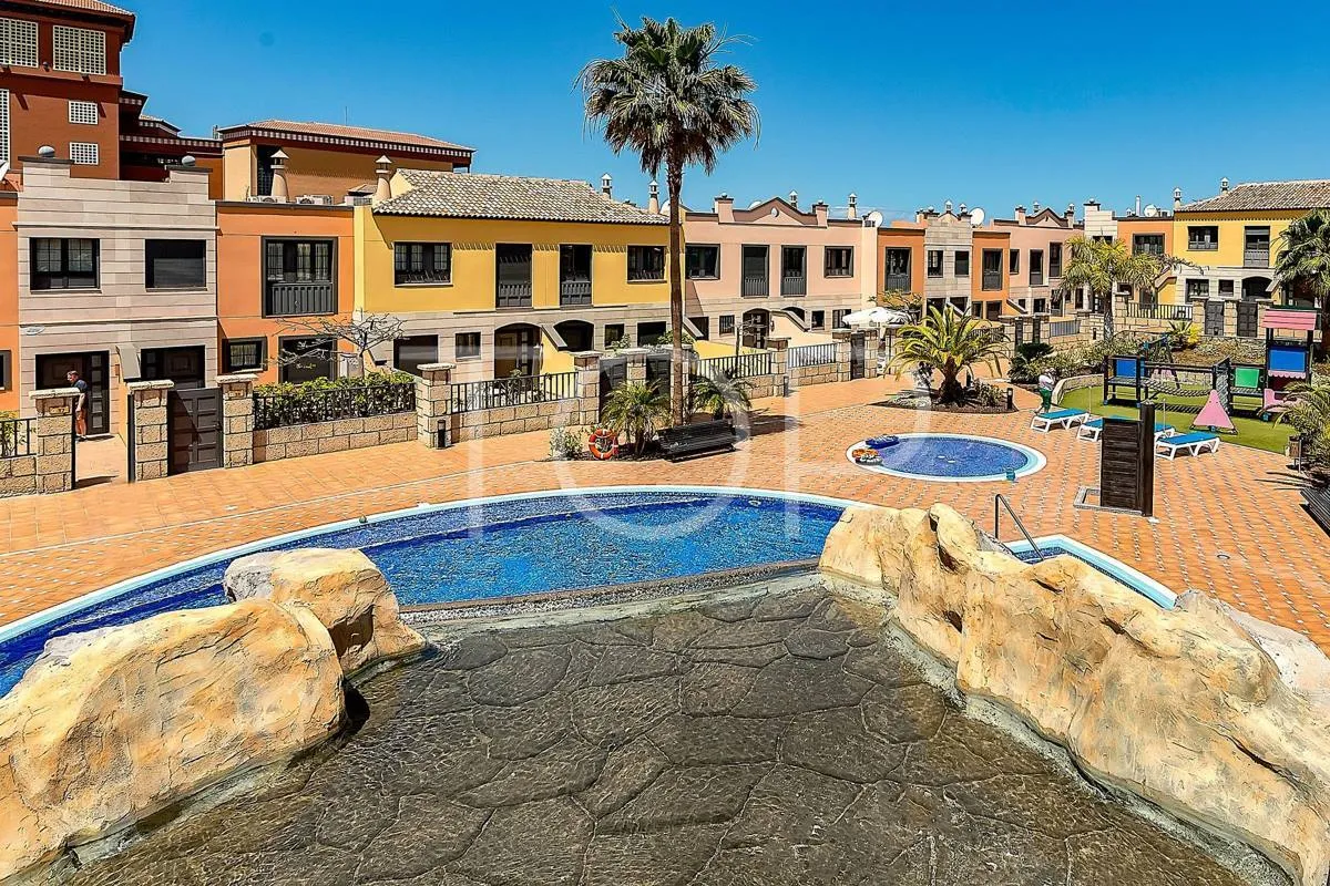 Semi-detached villa with sea views in La Caleta, just steps from the beach