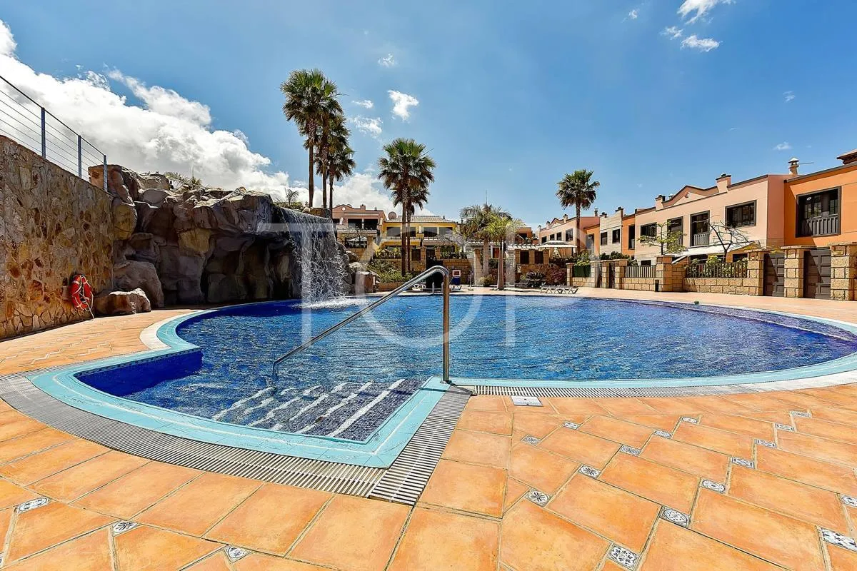 Semi-detached villa with sea views in La Caleta, just steps from the beach