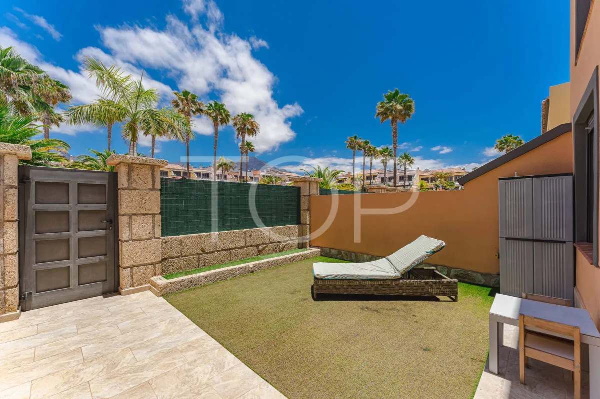Semi-detached villa with sea views in La Caleta, just steps from the beach