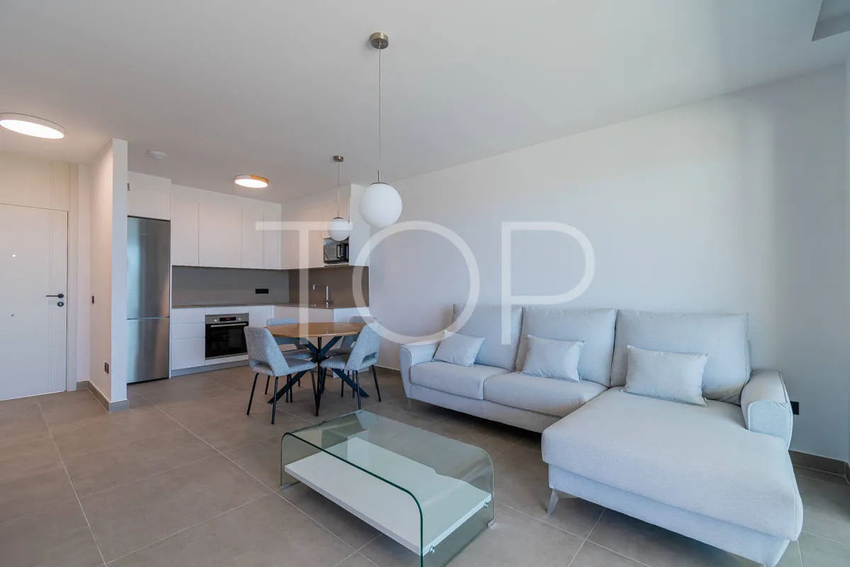Moderno apartamento de dos dormitorios con vistas al mar en El Madroñal, Costa Adeje