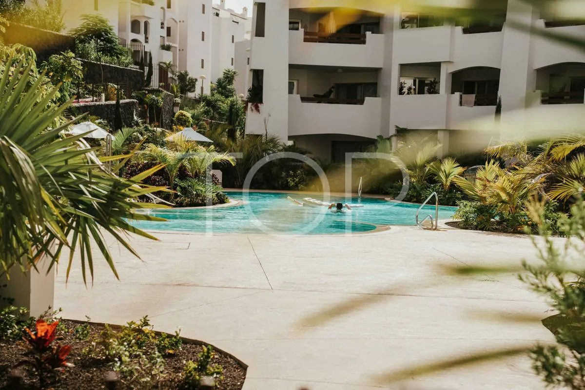 Lujoso ático duplex en el exclusivo complejo Jardines de los Menceyes en Palm-Mar, Arona