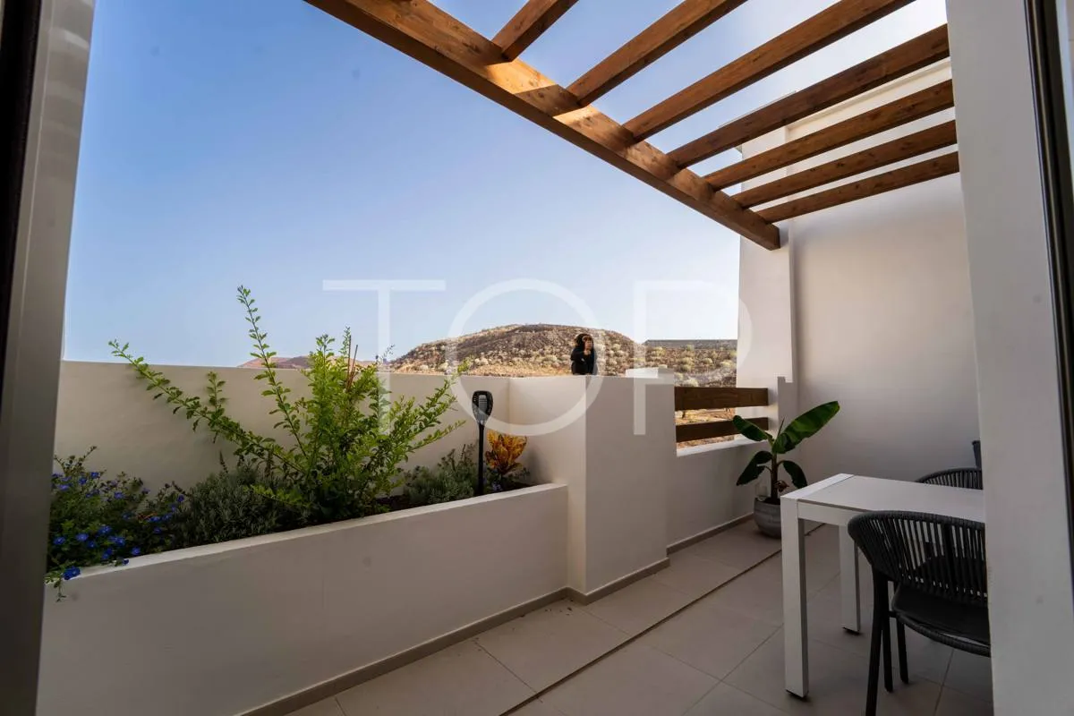 Lujoso ático duplex en el exclusivo complejo Jardines de los Menceyes en Palm-Mar, Arona