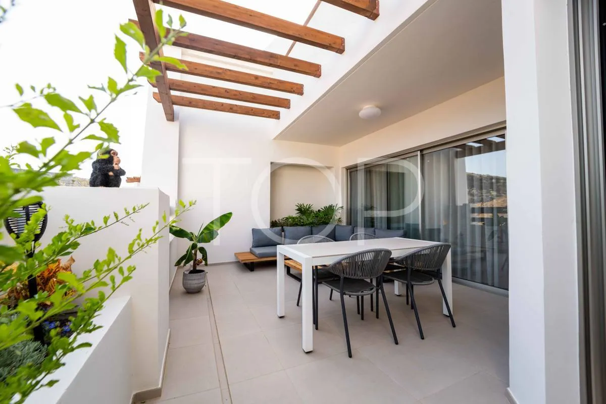Lujoso ático duplex en el exclusivo complejo Jardines de los Menceyes en Palm-Mar, Arona