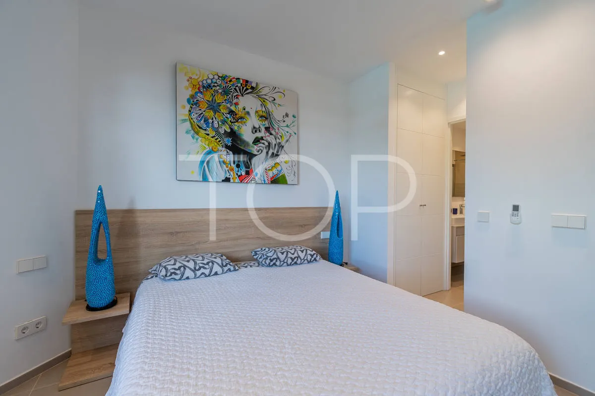 One-bedroom apartment in the luxurious Jardines de los Menceyes, Palm-Mar, Arona