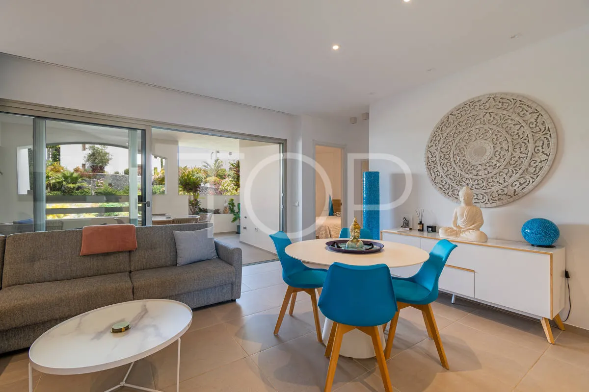 One-bedroom apartment in the luxurious Jardines de los Menceyes, Palm-Mar, Arona