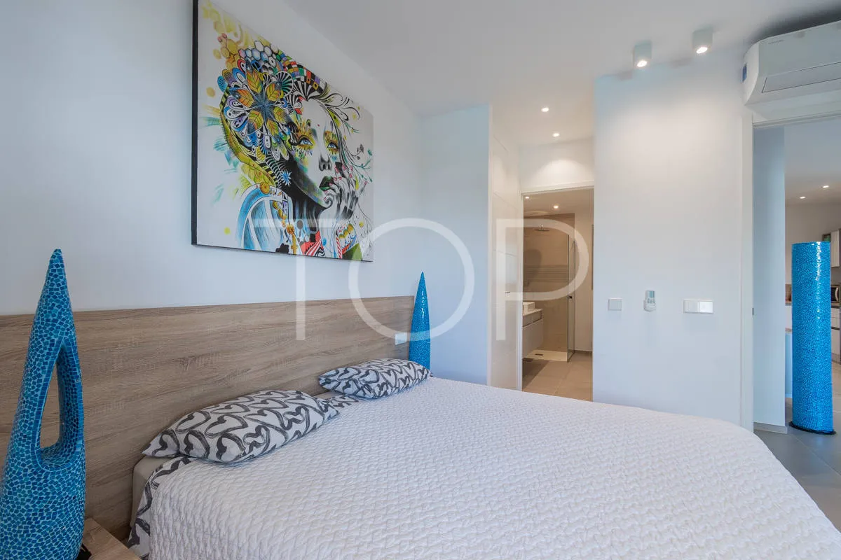 One-bedroom apartment in the luxurious Jardines de los Menceyes, Palm-Mar, Arona