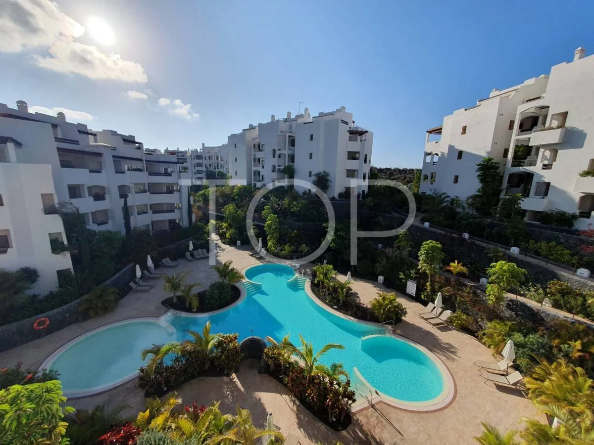 One-bedroom apartment in the luxurious Jardines de los Menceyes, Palm-Mar, Arona