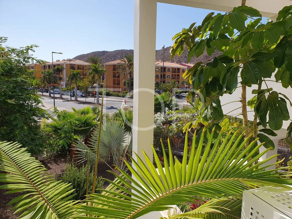 One-bedroom apartment in the luxurious Jardines de los Menceyes, Palm-Mar, Arona