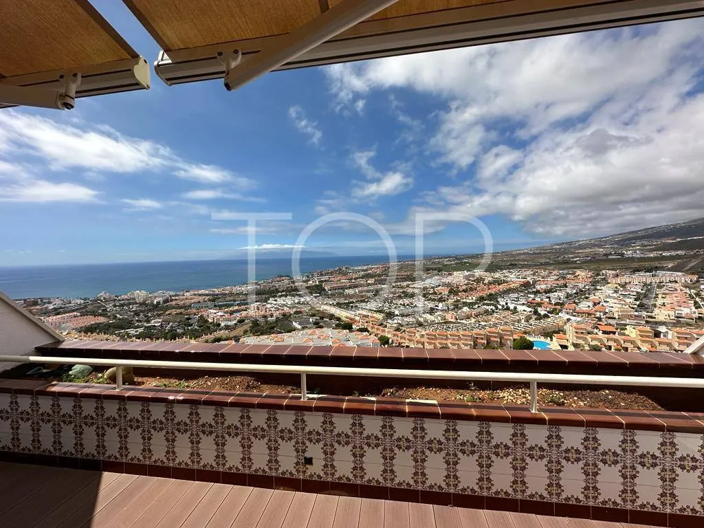 Exklusive Wohnung mit Panoramablick auf den Ozean in Torviscas Alto, Costa Adeje