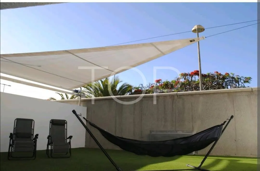 Moderno apartamento de dos dormitorios en el exclusivo complejo Las Olas en Palm-Mar, Arona