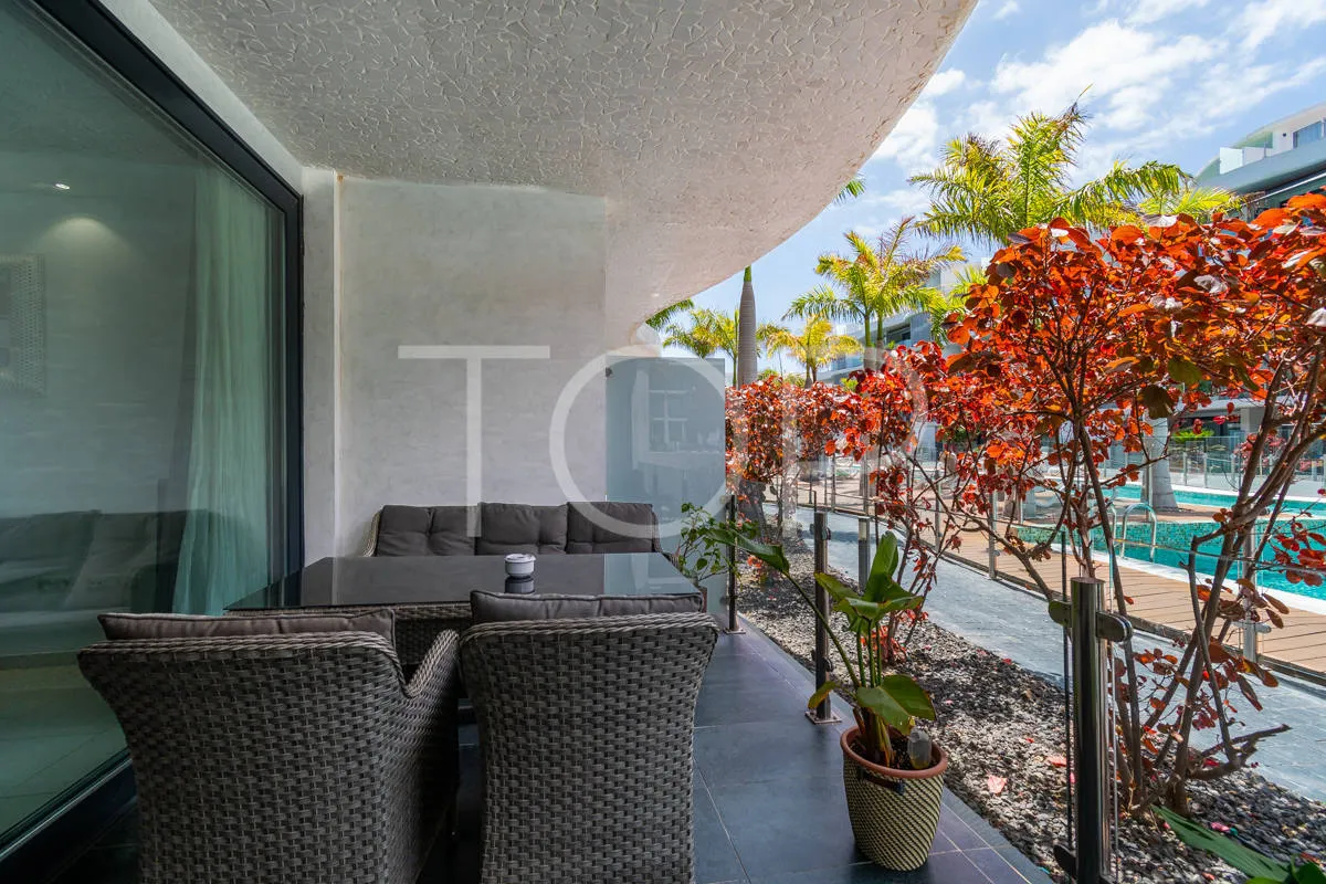 Moderne Zwei-Zimmer-Wohnung in der exklusiven Anlage Las Olas in Palm-Mar, Arona